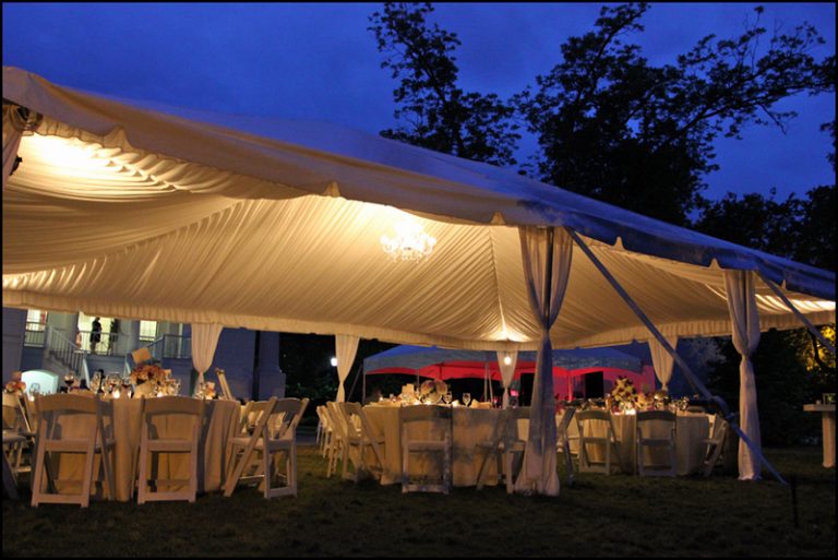 30x45-Frame-at-TGH-with-Liner-and-Uplighting